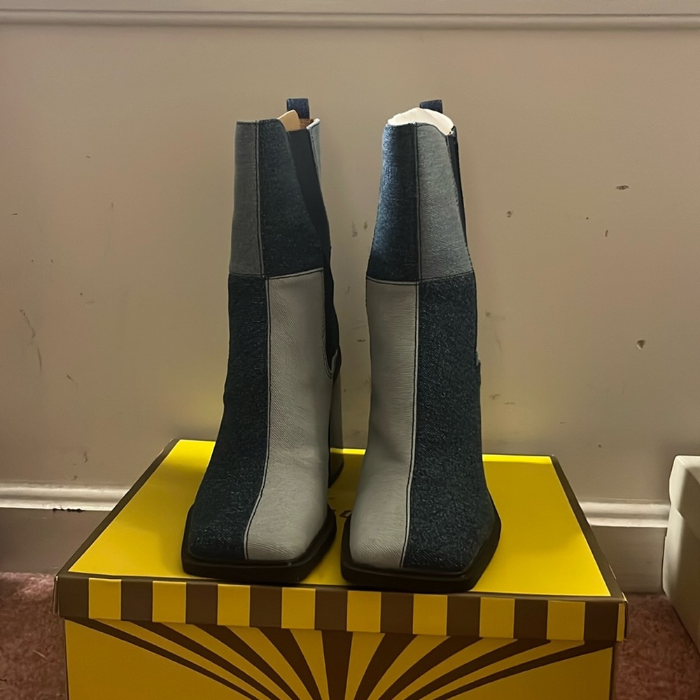 Sam Edelman Circus Lauren Women's Square Toe Chelsea Boots - Size 8.5 never worn